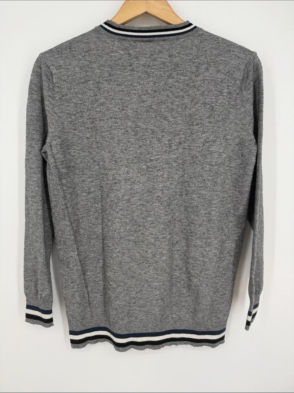 Sweaty Betty Grey Crewneck Sweater with Navy Trim - Picture 3 of 6